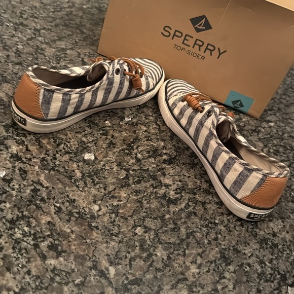 Sperry womens Striped Navy and White canvas sneakers 7.5 - Picture 5 of 11